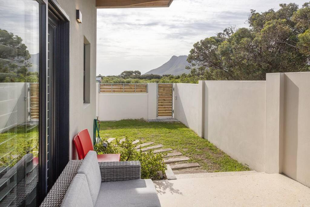Mountain And Sea Cottage Hermanus Esterno foto